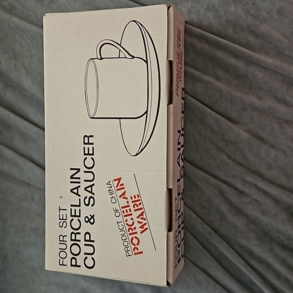 Four Set Porcelain Cup & Saucer Set‎